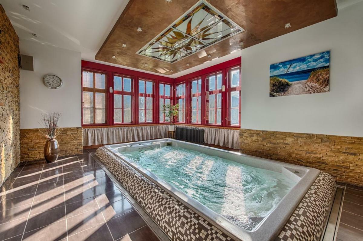 Hotel Zlaty Orel Ostravice Bagian luar foto