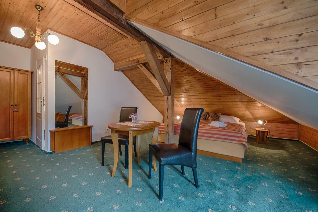 Hotel Zlaty Orel Ostravice Bagian luar foto